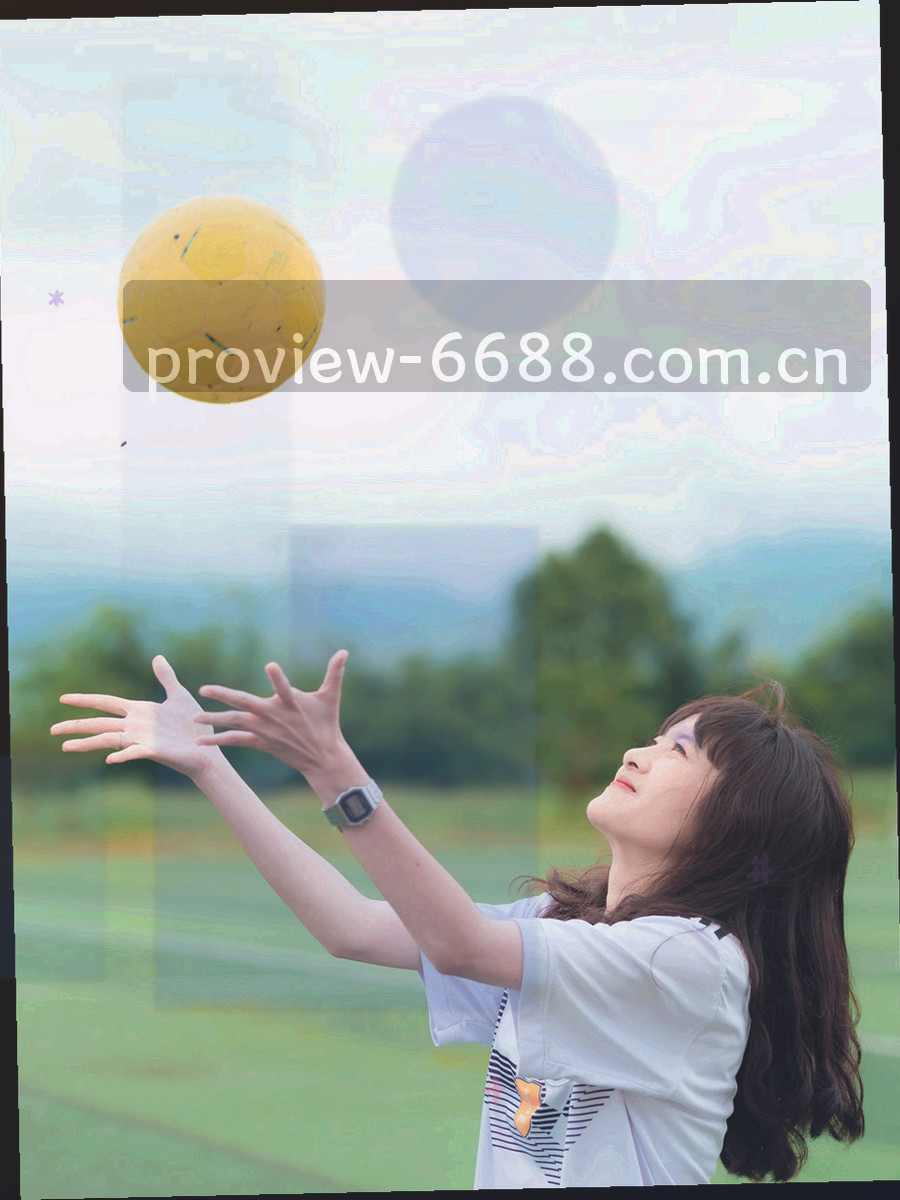 手机屏幕与纸质日历并置的俯拍示意，画面中不含个人信息